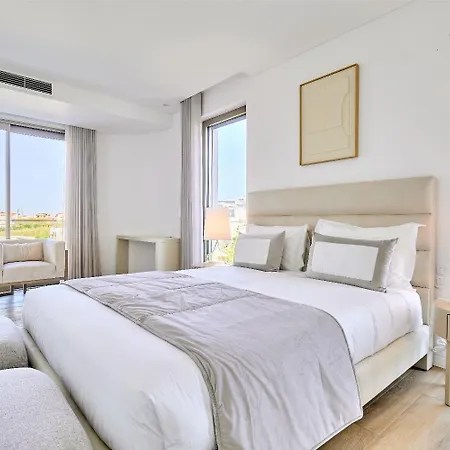 Luxury Oceanfront - 24k *