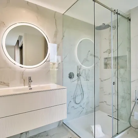 Luxury Oceanfront - 24k *